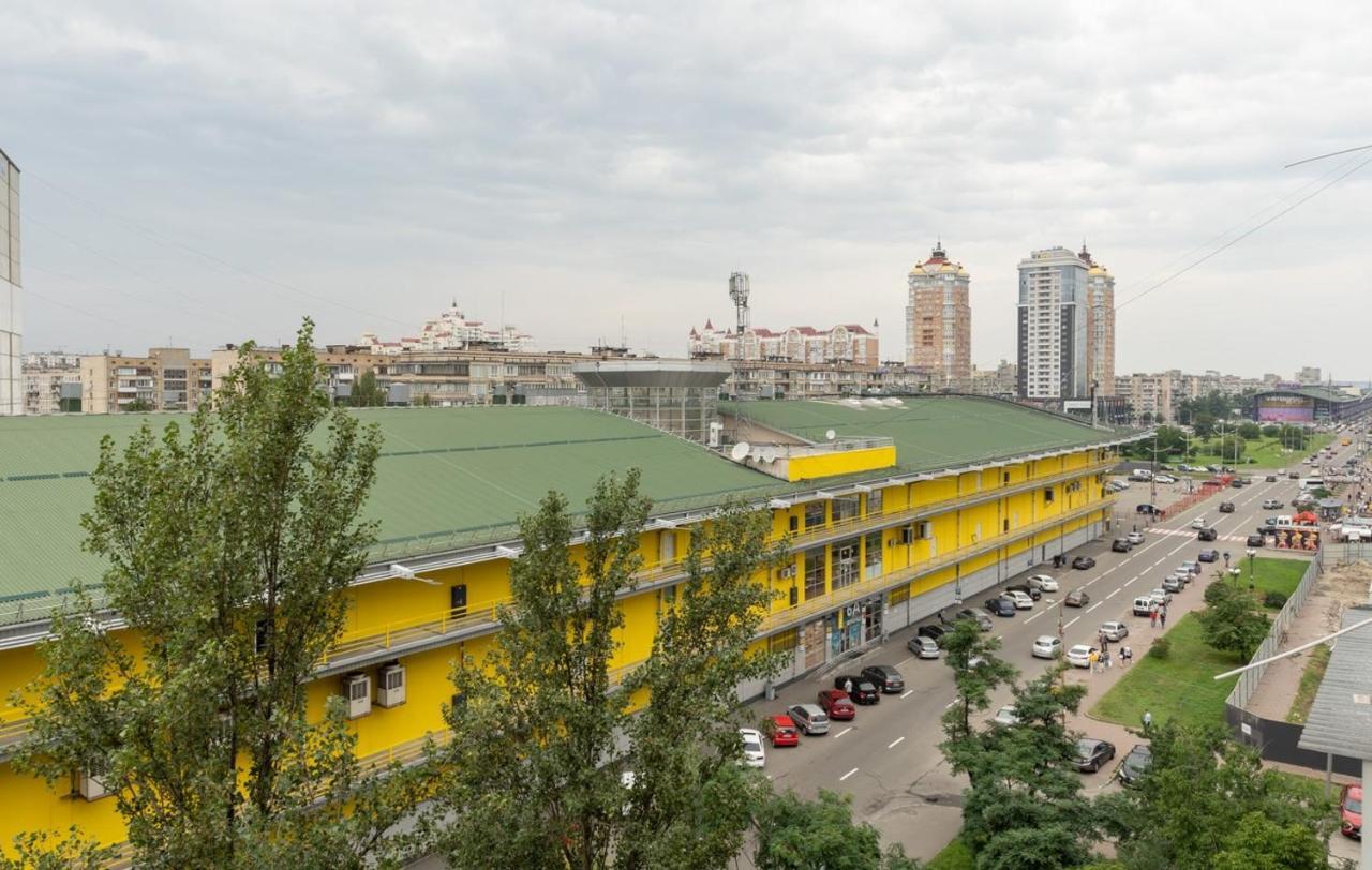 Світла, Комфортна Квартира Біля Метро Мінська Kiev Bagian luar foto